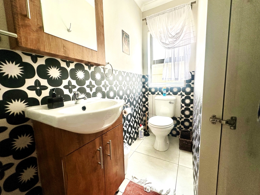 To Let 3 Bedroom Property for Rent in Riebeek West Western Cape